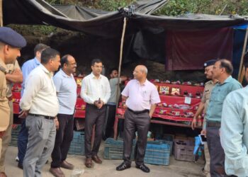 श्रावण कांवड़ मेले की तैयारियां अंतिम चरण में-गढ़वाल मंडलायुक्त ने नीलकंठ यात्रा मार्ग पर व्यवस्थाओं की परखी हकीकत