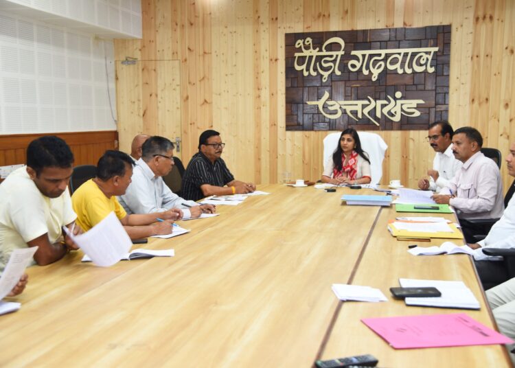 मतदाता सूची बने शत-प्रतिशत त्रुटिरहित-लोकतंत्र की मजबूती में राजनीतिक दल निभाएं सक्रिय भूमिका–जिलाधिकारी