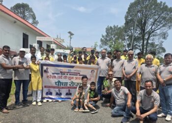 हरेला पर प्रकृति आराधना का संदेश-रोटरी क्लब श्रीनगर ने पंचतत्व आश्रम बलोड़ी में किया पौधरोपण और संस्कृत विद्यार्थियों को किया सम्मानित
