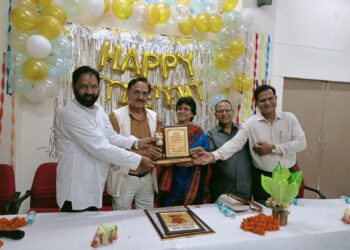 गुरु-शिष्य परंपरा का भावुक संगम-विश्वविद्यालय के गुरुजनों एवं समाजशास्त्र विभाग के पूर्व विद्यार्थियों ने प्रो.किरण डंगवाल को दी अविस्मरणीय विदाई