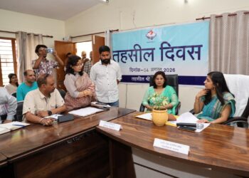 जनता की समस्याओं पर जिलाधिकारी ने श्रीनगर तहसील दिवस में दिए समयबद्ध समाधान और लंबित वादों के शीघ्र निस्तारण के कड़े निर्देश