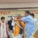खड़गे के रुद्रपुर पहुंचने पर पूर्व विधायक राजकुमार ठुकराल ने किया स्वागत, अंगवस्त्र व तलवार भेंट कर किया अभिनंदन