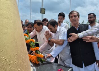 अगस्त क्रांति दिवस पर स्वतंत्रता संग्राम सेनानियों को श्रद्धांजलि, पूर्व विधायक राजेश शुक्ला बोले—‘भारत छोड़ो आंदोलन ने रखी आजादी की मजबूत नींव’