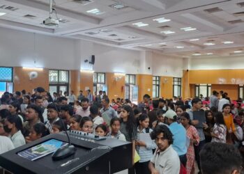 गढ़वाल विश्वविद्यालय के बिड़ला परिसर में बीएड स्पॉट काउंसलिंग के पहले दिन उमड़ा अभ्यर्थियों का सैलाब-230 ने दर्ज कराई उपस्थिति
