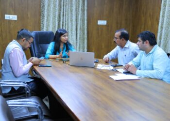 बारिश और भूस्खलन के प्रभावित क्षेत्रों की जिलाधिकारी ने संभाली कमान-कंट्रोल रूम पहुंचकर राहत-बचाव की खुद की मॉनिटरिंग