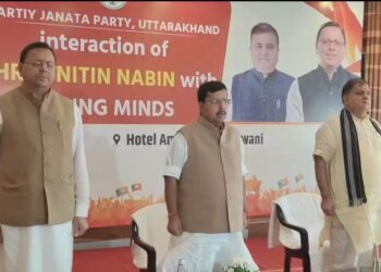 राष्ट्रीय अध्यक्ष नितिन नबीन ने कार्यकर्ता के घर पी चाय, मंदिर में किए दर्शन; प्रदेश महामंत्री दीप्ति रावत भारद्वाज बोलीं- युवाओं और पूर्व सैनिकों से संवाद पर जोर