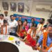 ऊधम सिंह नगर डिस्ट्रिक्ट को ऑपरेटिव बैंक का निर्वाचन सम्पन्नआज ऊधम सिंह नगर डिस्ट्रिक्ट को ऑपरेटिव बैंक लि. रुद्रपुर के अध्यक्ष एवं उपाध्यक्ष पद का निर्वाचन सम्पन्न हुआ। अध्यक्ष पद पर भाजपा समर्थित प्रत्याशी श्रीमती ममता मेहरोत्रा एवम् उपाध्यक्ष पद पर श्री नरेन्द्र सिंह के द्वारा ही नामांकन किए जाने के कारण उक्त पदों पर दोनों प्रत्याशियों को निर्वाचन अधिकारी श्री विद्या सिंह सोमनाल ने निर्वाचित घोषित किया। बैंक की ओर से अन्य सहकारी संस्थाओं को भेजे जाने वाले प्रतिनिधियों में उत्तराखण्ड राज्य सहकारी बैंक, हल्द्वानी के लिए बैंक प्रतिनिधि के रूप श्री प्रकाश चन्द्र आर्य, श्रीमती गीता रावत, श्रीमती जीवंती बोरा, श्री दयानंद तिवारी एवम् प्रादेशिक को ऑपरेटिव यूनियन देहरादून के लिए बैंक प्रतिनिधि के रूप श्रीमती किरण मेहता एवम् श्रीमती वनदीप कौर को निर्वाचित घोषित किया गया। इस अवसर पर बैंक के सचिव महाप्रबंधक श्री संदीप कुमार के द्वारा नव निर्वाचित अध्यक्ष श्रीमती ममता महरोत्रा को विधिवत कार्य भार ग्रहण कराया गया। बैंक अध्यक्षा ने अपने संक्षिप्त संबोधन में बैंक को प्रगति के पथ पर अग्रसर करने के लिए भरसक प्रयास करने पर जोर दिया। इस अवसर पर बैंक के नव निर्वाचित संचालक श्री रमेश सिंह, श्रीमती ज्योति सिंह, जावित्री देवी, दीपिका चौधरी, श्री नरेन्द्र सिंह, श्रीमती वनदीप कौर, किरन मेहता, गीता रावत, श्री पंकज सिंह, दयानन्द तिवारी के साथ साथ श्री राम कृष्ण महरोत्रा, श्री दान सिंह रावत, तराई विकास संघ के अध्यक्ष श्री गोपाल बोरा श्री मेजर सिंह, बैंक उपमहाप्रबंधक, एवम् अन्य अधिकारी कर्मचारी एवम् सहकारी संस्थाओं से जुड़े प्रतिनिधि भी उपस्थित रहे।