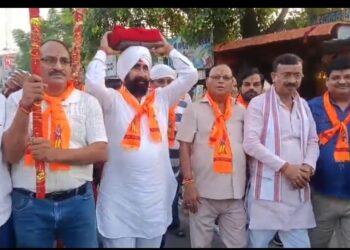 सितारगंज रामलीला कमेटी के पदाधिकारीयों ने उठाया ध्वज पताका पूरे विधि विधान से किया गया पूजन