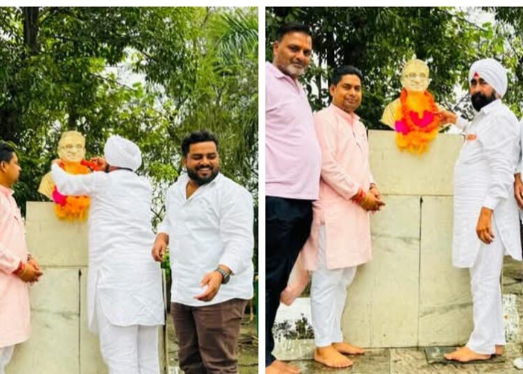 सितारगंज पंडित दीनदयाल उपाध्याय की जयंती पर नगर पालिका में श्रद्धांजलि, ‘अंत्योदय’ के संकल्प के साथ जनसेवा का लिया प्रण